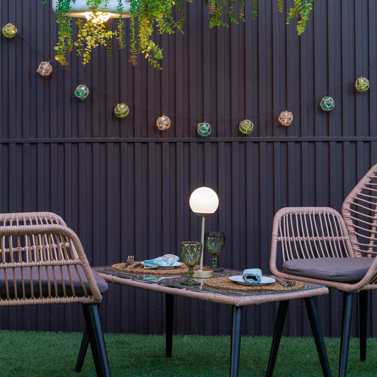 LED Lamp with Globe